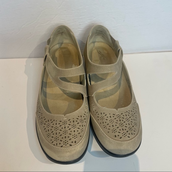 Casey Street Tan Cream Slip On Patterned Sandals - Picture 3 of 7